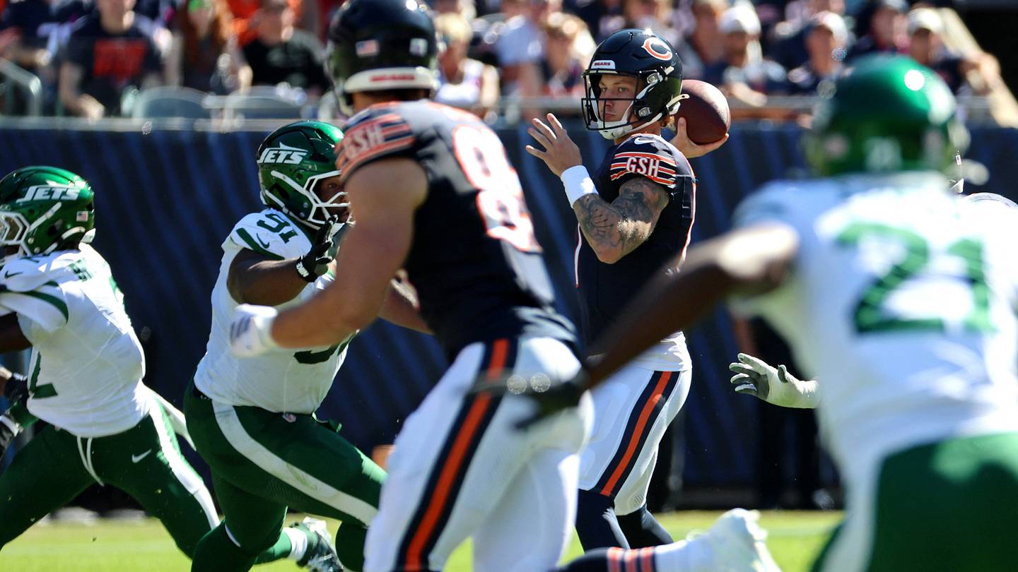 Bears QB ID Game Shouldn't Be Necessary After Tyson Bagent's Effort