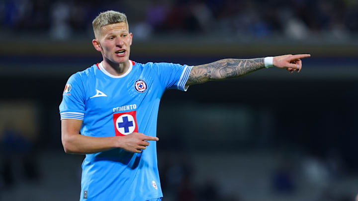 Mateusz Bogusz no entrenó tras su debut 