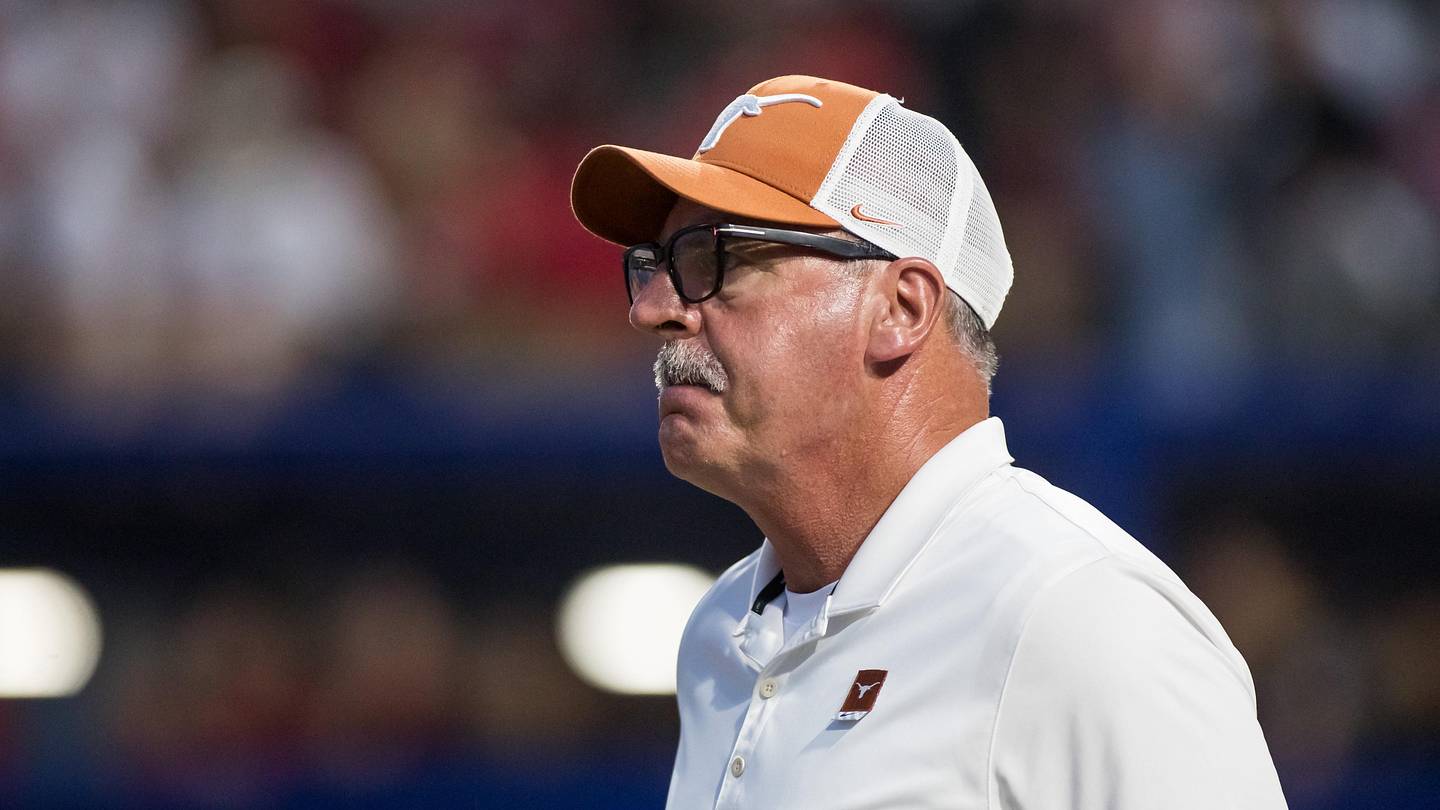 How to Watch Texas Softball's Women's College World Series Opener vs. Tennessee