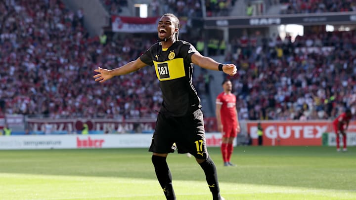 Sport-Club Freiburg v Borussia Dortmund - Bundesliga