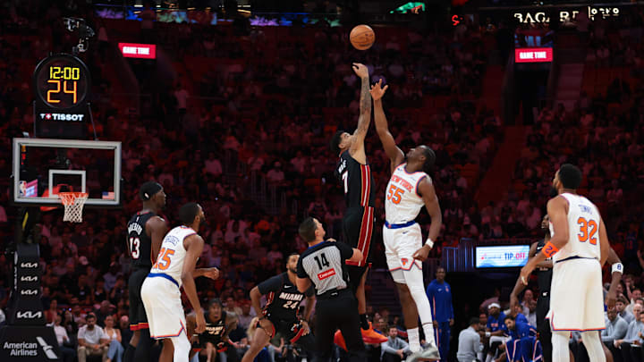 Oct 26, 2025; Miami, Florida, USA; Miami Heat center Kel'el Ware (7) and New York Knicks center Ariel Hukporti (55) tip-off during the first quarter at Kaseya Center. Mandatory Credit: Sam Navarro-Imagn Images Oct 26, 2025; Miami, Florida, USA; Miami Heat center Kel'el Ware (7) and New York Knicks center Ariel Hukporti (55) tip-off during the first quarter at Kaseya Center. Mandatory Credit: Sam Navarro-Imagn Images