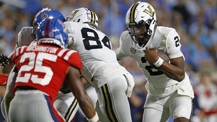 Vanderbilt Commodores quarterback Walter Taylor runs the ball during the second half against the Mississippi Rebels 