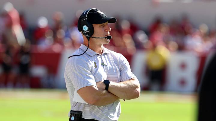 Oct 4, 2025; Tuscaloosa, Alabama, USA; Vanderbilt Commodores head coach Clark Lea watches from the sidelines during the second quarter against the Alabama Crimson Tide at Saban Field at Bryant-Denny Stadium. Mandatory Credit: David Leong-Imagn Images Oct 4, 2025; Tuscaloosa, Alabama, USA; Vanderbilt Commodores head coach Clark Lea watches from the sidelines during the second quarter against the Alabama Crimson Tide at Saban Field at Bryant-Denny Stadium. Mandatory Credit: David Leong-Imagn Images