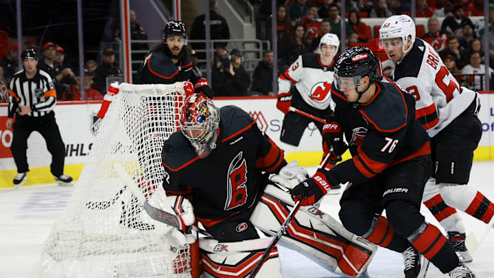 With Antti Raanta recently placed on waivers, could the Flyers take a look at the veteran goaltender?