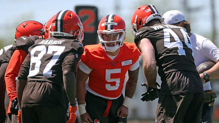 Cleveland Browns quarterback Dillon Gabriel (5) leads a huddle during NFL rookie minicamp at the Cleveland Browns training facility on Friday, May 9, 2025, in Berea, Ohio. Cleveland Browns quarterback Dillon Gabriel (5) leads a huddle during NFL rookie minicamp at the Cleveland Browns training facility on Friday, May 9, 2025, in Berea, Ohio.