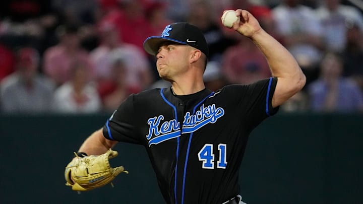 KentuckyÕs Evan Byers (41) throws a pitch during a NCAA baseball game against Georgia on March 14, 2025.