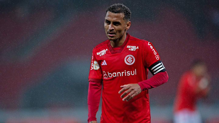 Artilheiro do Inter na temporada, Alan Patrick deve ser poupado Artilheiro do Inter na temporada, Alan Patrick deve ser poupado