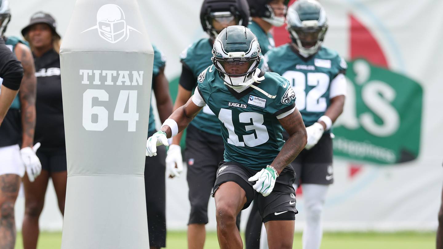 Eagles Position Battle Update: Who's Winning, Who's Losing And Who's on Chopping Block