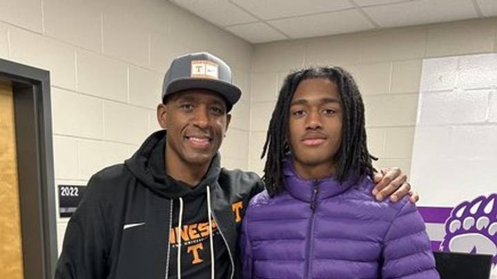 Tennessee football connects with Dylan Haley Tennessee football connects with Dylan Haley