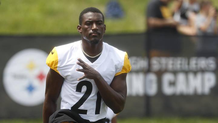 Jul 27, 2023; Latrobe, PA, USA; Pittsburgh Steelers wide receiver Hakeem Butler (21) participates in drills during training camp at Saint Vincent College. Mandatory Credit: Charles LeClaire-Imagn Images Jul 27, 2023; Latrobe, PA, USA; Pittsburgh Steelers wide receiver Hakeem Butler (21) participates in drills during training camp at Saint Vincent College. Mandatory Credit: Charles LeClaire-Imagn Images