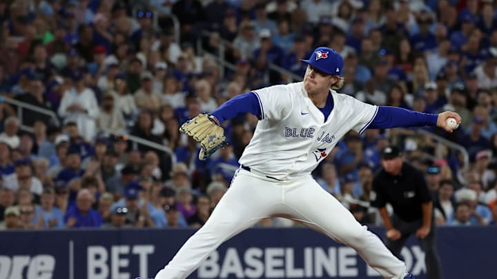 Toronto Blue Jays fall to the New York Yankees 5-4 Toronto Blue Jays fall to the New York Yankees 5-4