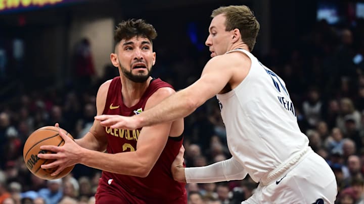 Feb 23, 2025; Cleveland, Ohio, USA; Cleveland Cavaliers guard Ty Jerome (2) drives to the basket against Memphis Grizzlies guard Luke Kennard (10) during the first half at Rocket Arena. Mandatory Credit: Ken Blaze-Imagn Images Feb 23, 2025; Cleveland, Ohio, USA; Cleveland Cavaliers guard Ty Jerome (2) drives to the basket against Memphis Grizzlies guard Luke Kennard (10) during the first half at Rocket Arena. Mandatory Credit: Ken Blaze-Imagn Images