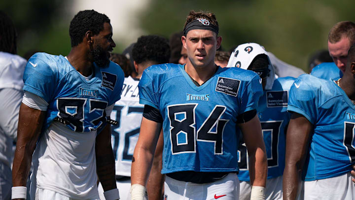 Tennessee Titans tight end Gunnar Helm (84) breaks the huddle after training camp Tennessee Titans tight end Gunnar Helm (84) breaks the huddle after training camp
