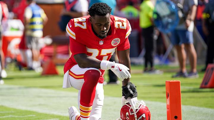 Sep 28, 2025; Kansas City, Missouri, USA; Kansas City Chiefs defensive back Chamarri Conner (27) kneels in the end zone against the Baltimore Ravens prior to a game at GEHA Field at Arrowhead Stadium. Mandatory Credit: Denny Medley-Imagn Images Sep 28, 2025; Kansas City, Missouri, USA; Kansas City Chiefs defensive back Chamarri Conner (27) kneels in the end zone against the Baltimore Ravens prior to a game at GEHA Field at Arrowhead Stadium. Mandatory Credit: Denny Medley-Imagn Images