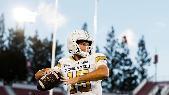 Sep 26, 2026; Stanford, California, USA; Georgia Tech Yellow Jackets quarterback Alberto Mendoza (15) warms up before the game against the Stanford Cardinal at Stanford Stadium. Mandatory Credit: Sergio Estrada-Imagn Images Sep 26, 2026; Stanford, California, USA; Georgia Tech Yellow Jackets quarterback Alberto Mendoza (15) warms up before the game against the Stanford Cardinal at Stanford Stadium. Mandatory Credit: Sergio Estrada-Imagn Images