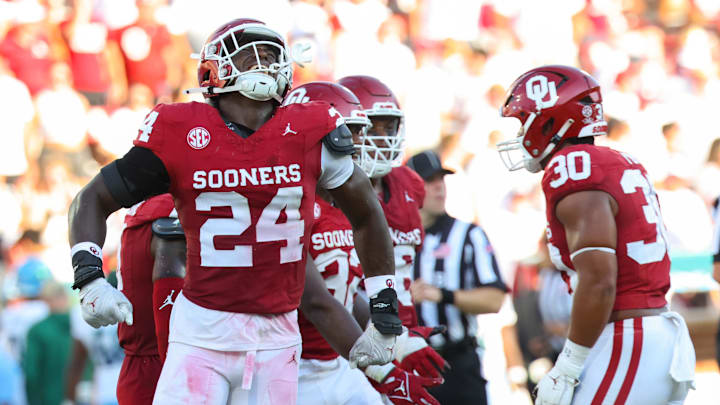 Oklahoma linebacker Sammy Omosigho