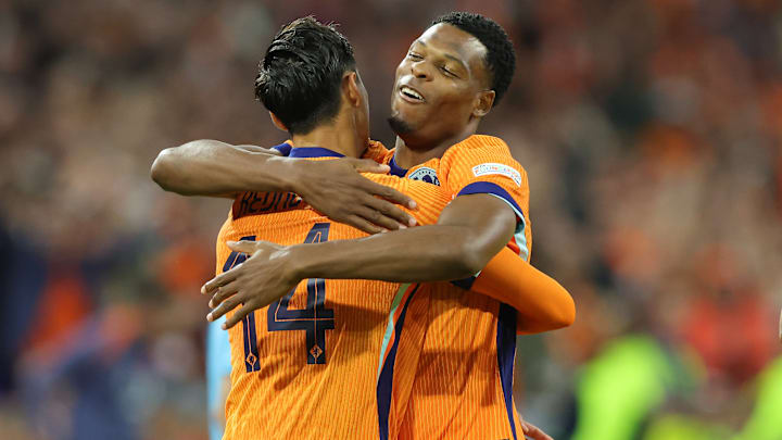 Denzel Dumfries marcou um dos gols no último jogo dos holandeses, o 2 a 2 com a Alemanha Denzel Dumfries marcou um dos gols no último jogo dos holandeses, o 2 a 2 com a Alemanha