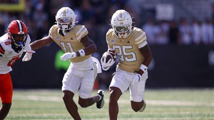 Oct 25, 2025; Atlanta, Georgia, USA; Georgia Tech Yellow Jackets wide receiver Jordan Allen (85) runs after a catch against the Syracuse Orange in the first quarter at Bobby Dodd Stadium at Hyundai Field. Mandatory Credit: Brett Davis-Imagn Images
