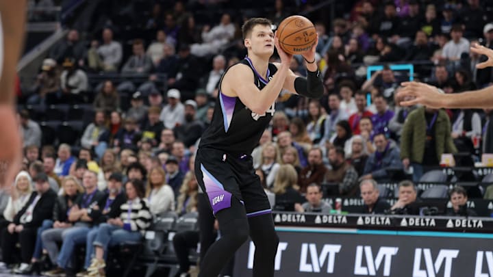 Jan 30, 2025; Salt Lake City, Utah, USA;  Utah Jazz center Walker Kessler (24) shoots an open jump shot during the first quarter against the Minnesota Timberwolves at Delta Center. Mandatory Credit: Chris Nicoll-Imagn Images