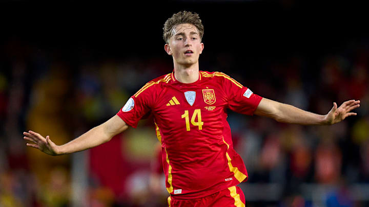 Dean Huijsen assinou contrato com Real Madrid até 2030 Dean Huijsen assinou contrato com Real Madrid até 2030