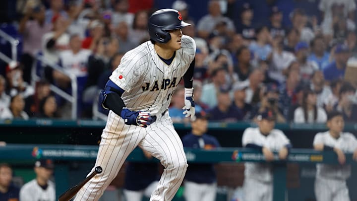 Ohtani se voló la cerca en el primer turno del juego Ohtani se voló la cerca en el primer turno del juego