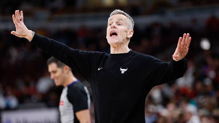 Apr 5, 2026; Chicago, Illinois, USA; Chicago Bulls head coach Billy Donovan directs his team against the Phoenix Suns during the second half at United Center. Mandatory Credit: Kamil Krzaczynski-Imagn Images