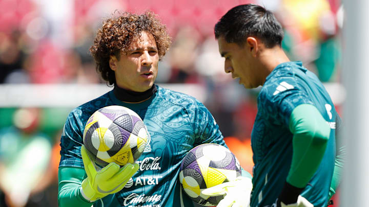 Javier Aguirre busca el relevo de Guillermo Ochoa