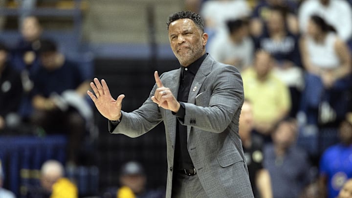 Feb 4, 2026; Berkeley, California, USA; Georgia Tech Yellow Jackets head coach Damon Stoudamire instructs his players during the second half against the California Golden Bears at Haas Pavilion. Mandatory Credit: D. Ross Cameron-Imagn Images