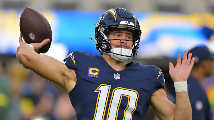 Oct 23, 2025; Inglewood, California, USA; Los Angeles Chargers quarterback Justin Herbert (10) practices before the game against the Minnesota Vikings at SoFi Stadium. Mandatory Credit: Jayne Kamin-Oncea-Imagn Images Oct 23, 2025; Inglewood, California, USA; Los Angeles Chargers quarterback Justin Herbert (10) practices before the game against the Minnesota Vikings at SoFi Stadium. Mandatory Credit: Jayne Kamin-Oncea-Imagn Images