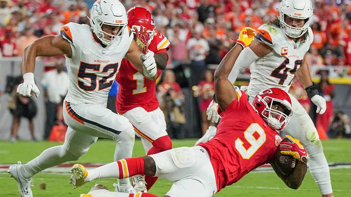 Sep 14, 2026; Kansas City, Missouri, USA; Kansas City Chiefs running back Kenneth Walker III (9) runs the ball against the Denver Broncos during the game at GEHA Field at Arrowhead Stadium. Mandatory Credit: Denny Medley-Imagn Images Sep 14, 2026; Kansas City, Missouri, USA; Kansas City Chiefs running back Kenneth Walker III (9) runs the ball against the Denver Broncos during the game at GEHA Field at Arrowhead Stadium. Mandatory Credit: Denny Medley-Imagn Images