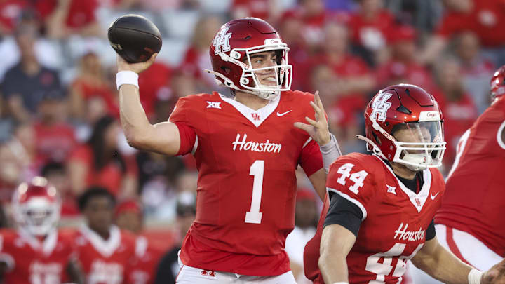 Aug 28, 2025; Houston, Texas, USA; Houston Cougars quarterback Conner Weigman (1) attempts a pass during the first quarter against the Stephen F. Austin Lumberjacks at TDECU Stadium. Mandatory Credit: Troy Taormina-Imagn Images Aug 28, 2025; Houston, Texas, USA; Houston Cougars quarterback Conner Weigman (1) attempts a pass during the first quarter against the Stephen F. Austin Lumberjacks at TDECU Stadium. Mandatory Credit: Troy Taormina-Imagn Images