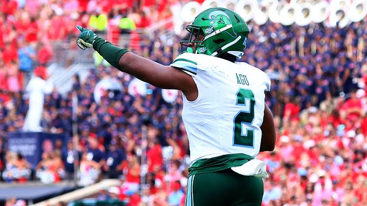 Sep 20, 2025; Oxford, Mississippi, USA; Tulane Green Wave linebacker Dickson Agu (2) reacts during the first quarter against the Mississippi Rebels at Vaught-Hemingway Stadium. Mandatory Credit: Petre Thomas-Imagn Images Sep 20, 2025; Oxford, Mississippi, USA; Tulane Green Wave linebacker Dickson Agu (2) reacts during the first quarter against the Mississippi Rebels at Vaught-Hemingway Stadium. Mandatory Credit: Petre Thomas-Imagn Images