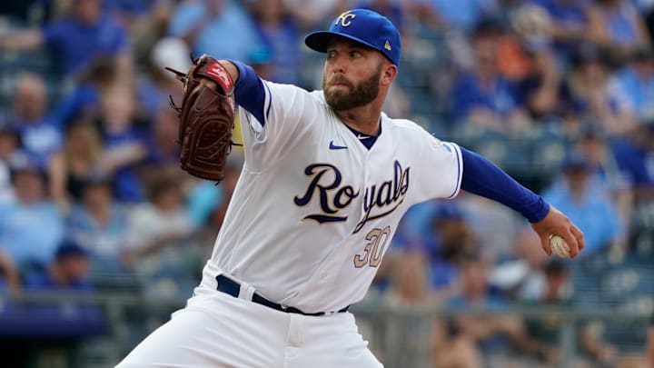Danny Duffy fue el mejor lanzador de los Reales