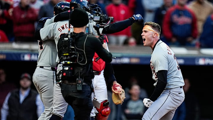 Carpenter’s (right) ninth inning blast tied the ALDS at 1–1. Carpenter’s (right) ninth inning blast tied the ALDS at 1–1.
