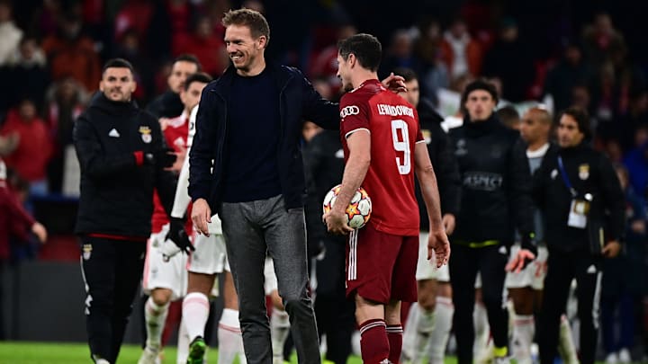 Der Spielball wird bei Robert Lewandowski einen Ehrenplatz bekommen