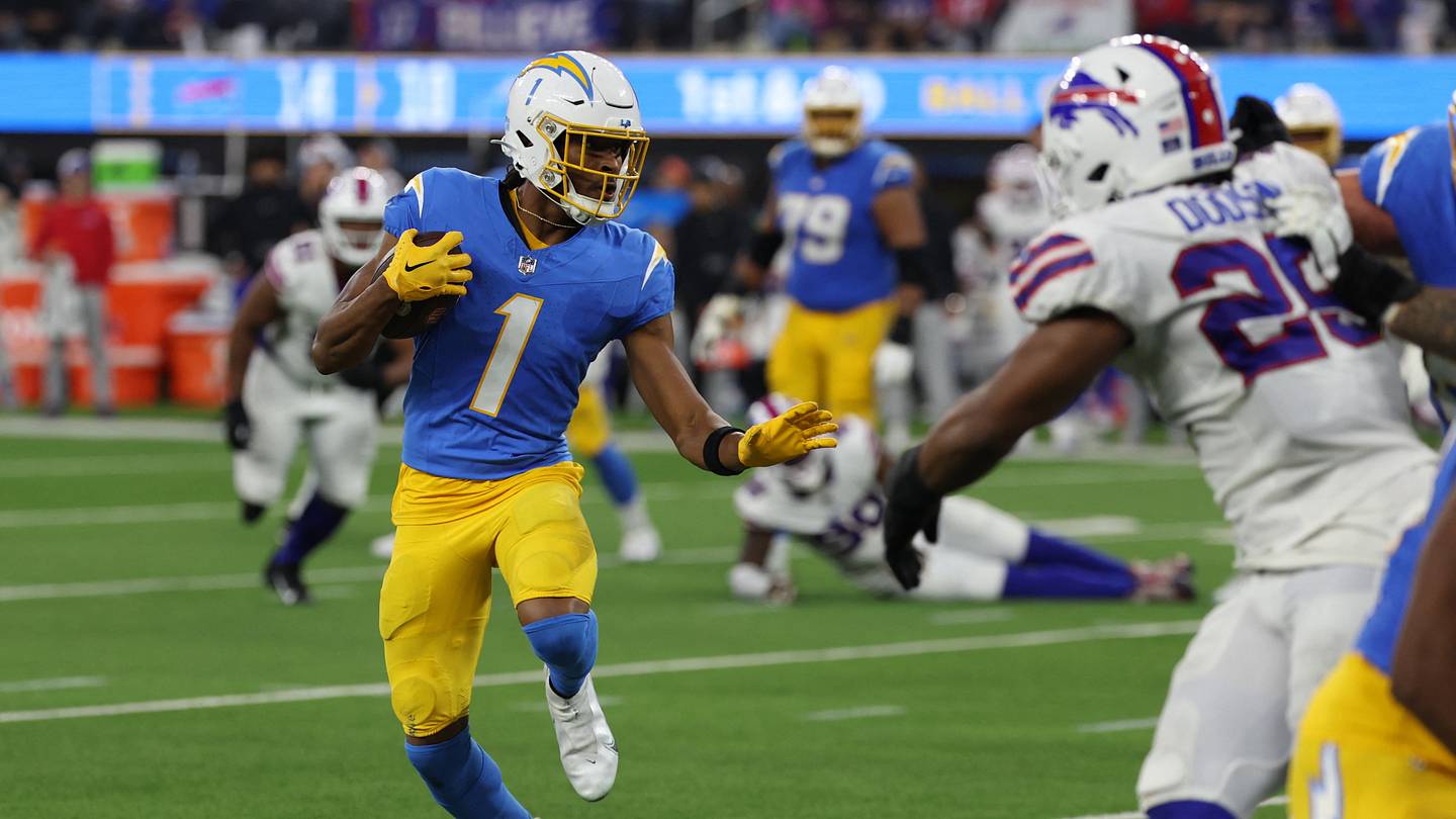 Chargers Week 3 Mailbag: Potential Moves, Herbert's Footwork and Offensive Identity