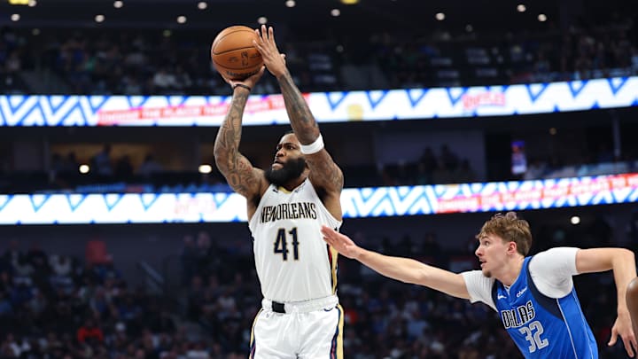 Nov 5, 2025; Dallas, Texas, USA; New Orleans Pelicans guard Saddiq Bey (41) shoots past Dallas Mavericks forward Cooper Flagg (32) during the first quarter at American Airlines Center. Mandatory Credit: Kevin Jairaj-Imagn Images Nov 5, 2025; Dallas, Texas, USA; New Orleans Pelicans guard Saddiq Bey (41) shoots past Dallas Mavericks forward Cooper Flagg (32) during the first quarter at American Airlines Center. Mandatory Credit: Kevin Jairaj-Imagn Images