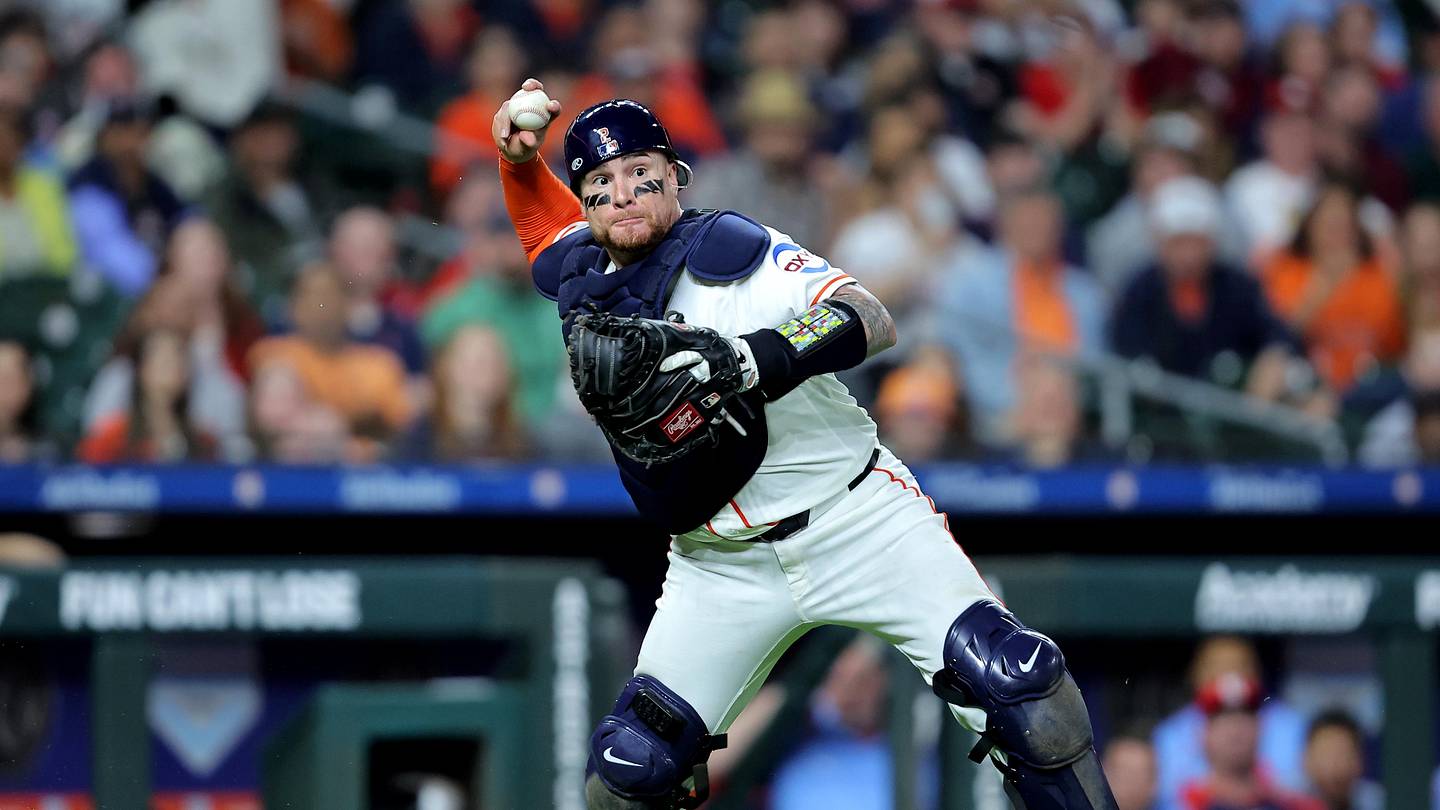 Astros' Catching Situation Isn't as Simple as It Seems
