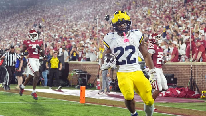 Michigan's Justice Haynes (22) scores in the second half of the college football game between the University of Oklahoma Sooner and the University of Michigan Wolverines at the Gaylord Family Ð Oklahoma Memorial Stadium in Norman, Okla., Saturday, Sept. 6, 2025.