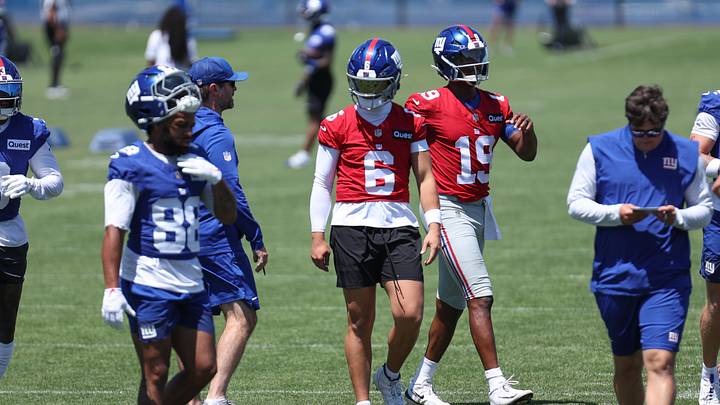 Jun 9, 2026; East Rutherford, NJ, USA; New York Giants quarterback Jaxson Dart (6) participates in drills during the minicamp activities at Quest Diagnostics Center. Jun 9, 2026; East Rutherford, NJ, USA; New York Giants quarterback Jaxson Dart (6) participates in drills during the minicamp activities at Quest Diagnostics Center.
