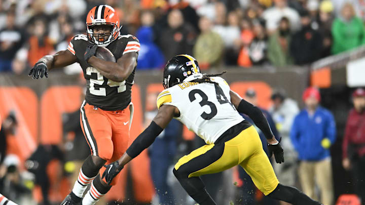 Pittsburgh Steelers v Cleveland Browns