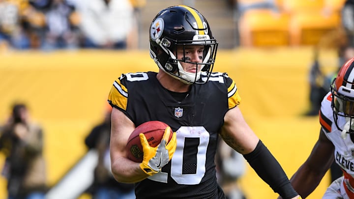 Oct 28, 2018; Pittsburgh, PA, USA; Pittsburgh Steelers wide receiver Ryan Switzer (10) in action during the game between the Pittsburgh Steelers and the Cleveland Browns at Heinz Field. Mandatory Credit: Jeffrey Becker-Imagn Images