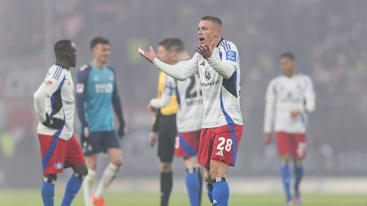 Der HSV wackelt im Aufstiegsrennen.
