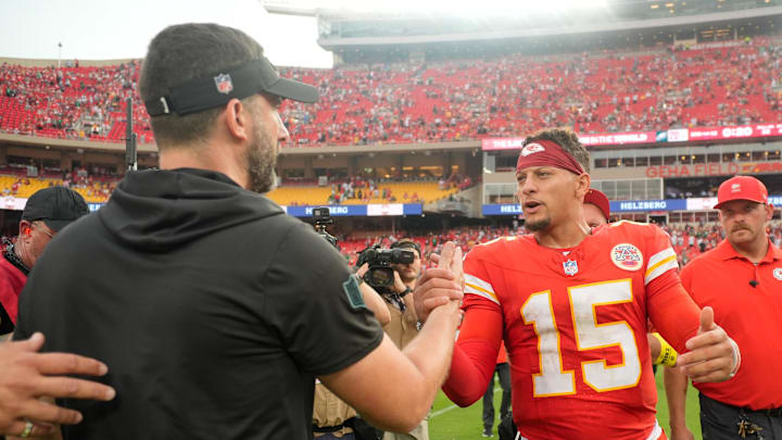 Sep 14, 2025; Kansas City, Missouri, USA; Kansas City Chiefs quarterback Patrick Mahomes (15) shakes hands with Philadelphia Eagles head coach Nick Sirianni after the game at GEHA Field at Arrowhead Stadium. Mandatory Credit: Jay Biggerstaff-Imagn Images Sep 14, 2025; Kansas City, Missouri, USA; Kansas City Chiefs quarterback Patrick Mahomes (15) shakes hands with Philadelphia Eagles head coach Nick Sirianni after the game at GEHA Field at Arrowhead Stadium. Mandatory Credit: Jay Biggerstaff-Imagn Images