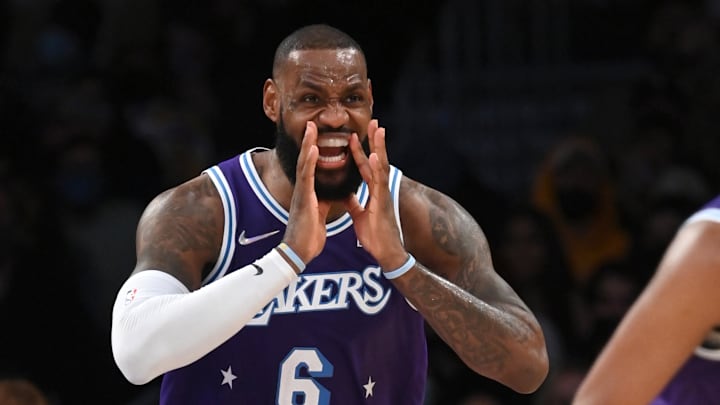 LeBron James tiene mejores registros estadísticos que Johnson LeBron James tiene mejores registros estadísticos que Johnson