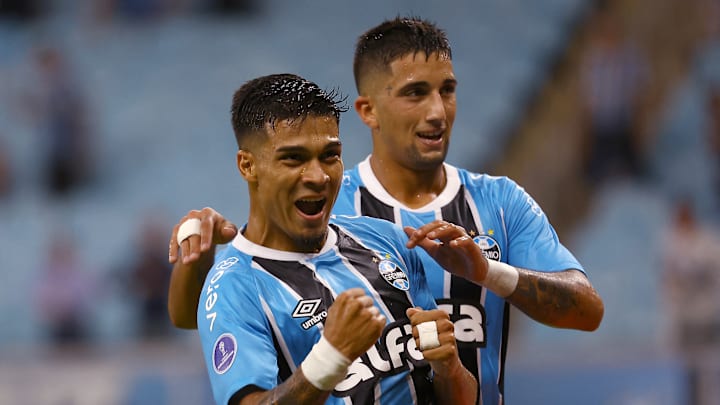 Uruguaios garantiram a vitória gremista