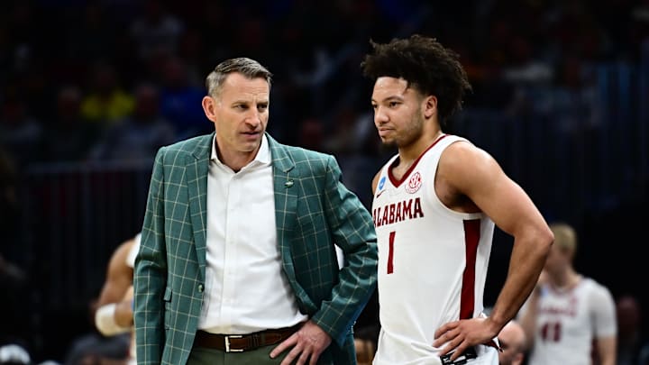 Mar 23, 2025; Cleveland, OH, USA; Alabama Crimson Tide head coach Nate Oats coaches guard Mark Sears (1) in the second half against the St. Mary's Gaels during the NCAA Tournament Second Round at Rocket Arena. Mandatory Credit: Ken Blaze-Imagn Images Mar 23, 2025; Cleveland, OH, USA; Alabama Crimson Tide head coach Nate Oats coaches guard Mark Sears (1) in the second half against the St. Mary's Gaels during the NCAA Tournament Second Round at Rocket Arena. Mandatory Credit: Ken Blaze-Imagn Images