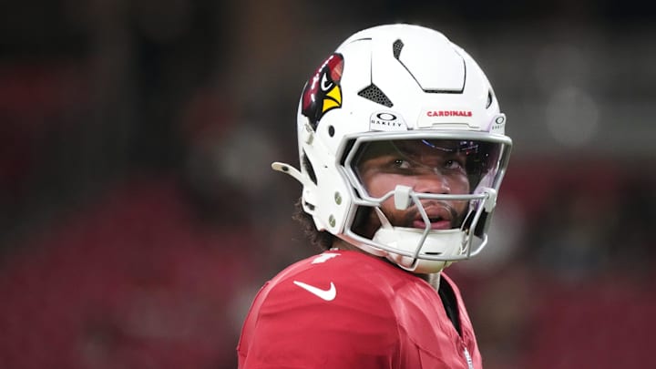 Arizona Cardinals quarterback Kyler Murray (1) warms up before their game against the Las Vegas Raiders at State Farm Stadium in Glendale, on Aug. 23, 2025.