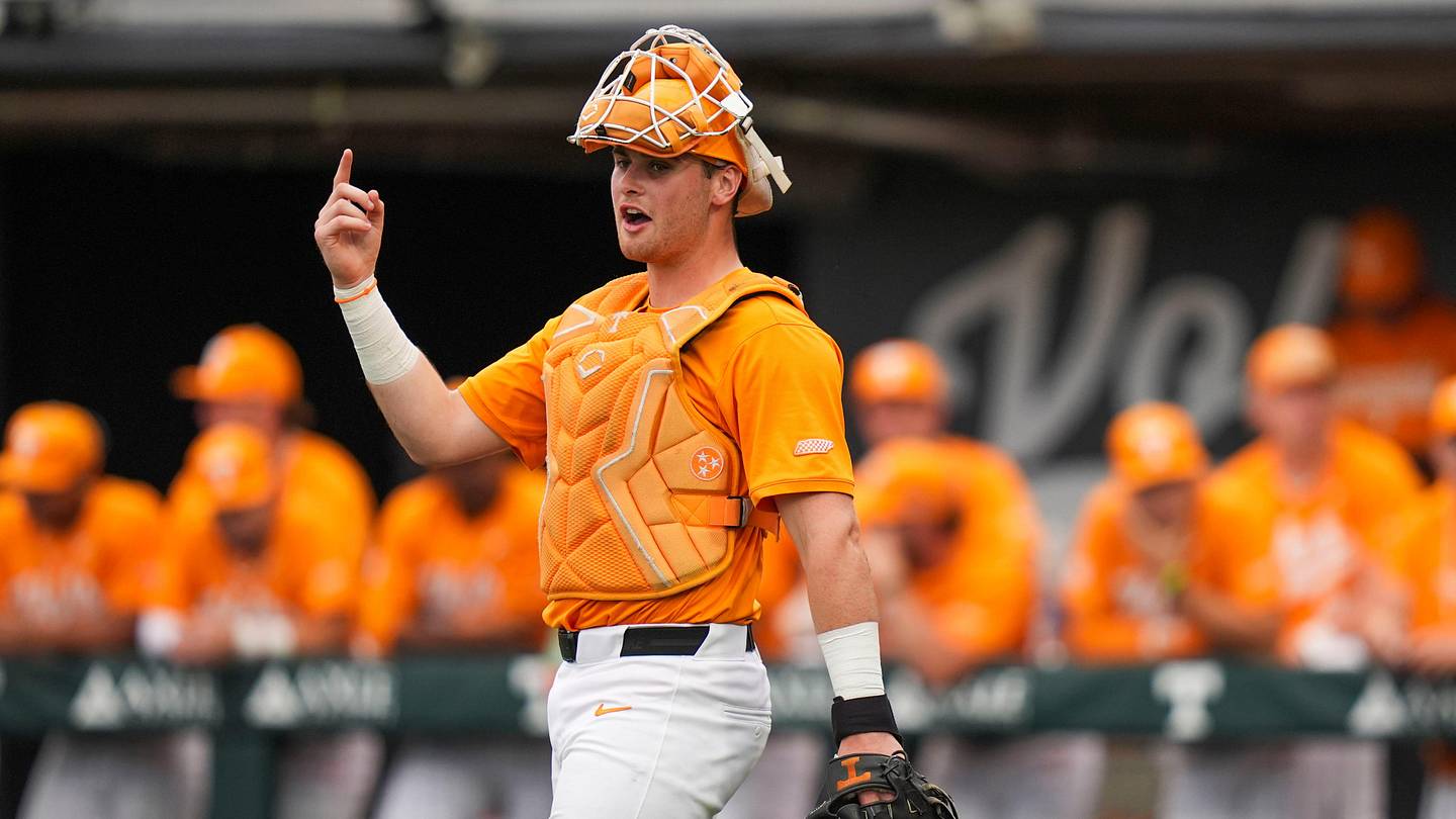 No. 23 Tennessee Surges Late, Kentucky Falters Down the Stretch: Around the SEC