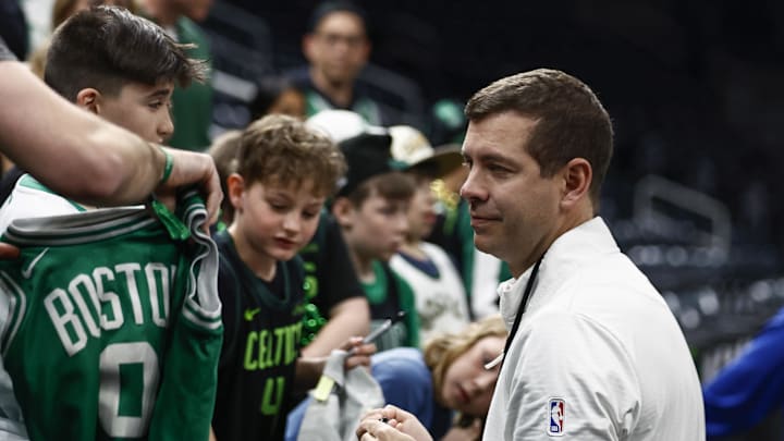 Apr 23, 2025; Boston, Massachusetts, USA; Brad Stevens, president of basketball operations signs autographs before game 2 of first round of the 2024 NBA Playoffs against the Orlando Magic at TD Garden. Mandatory Credit: Winslow Townson-Imagn Images Apr 23, 2025; Boston, Massachusetts, USA; Brad Stevens, president of basketball operations signs autographs before game 2 of first round of the 2024 NBA Playoffs against the Orlando Magic at TD Garden. Mandatory Credit: Winslow Townson-Imagn Images
